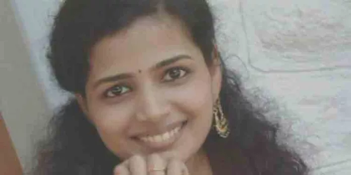 പൂഞ്ഞാർ കൈപ്പള്ളിയിൽ യുവതി പൊള്ളലേറ്റ് മരിച്ചു പൂഞ്ഞാർ കൈപ്പള്ളിയിൽ യുവതി പൊള്ളലേറ്റ് മരിച്ചു
