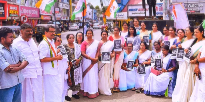 മഹിളാ കോണ്ഗ്രസ് സദ്ബുദ്ധി പ്രാര്ത്ഥനായജ്ഞം സംഘടിപ്പിച്ചു മഹിളാ കോണ്ഗ്രസ് സദ്ബുദ്ധി പ്രാര്ത്ഥനായജ്ഞം സംഘടിപ്പിച്ചു