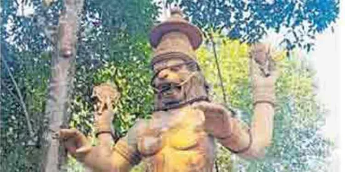 കുരമ്പാല ഗ്രാമത്തിന് കാഴ്ചവിരുന്നായി നരസിംഹ സ്വാമിയുടെ കെട്ടുരുപ്പടി ഒരുങ്ങുന്നു കുരമ്പാല ഗ്രാമത്തിന് കാഴ്ചവിരുന്നായി നരസിംഹ സ്വാമിയുടെ കെട്ടുരുപ്പടി ഒരുങ്ങുന്നു