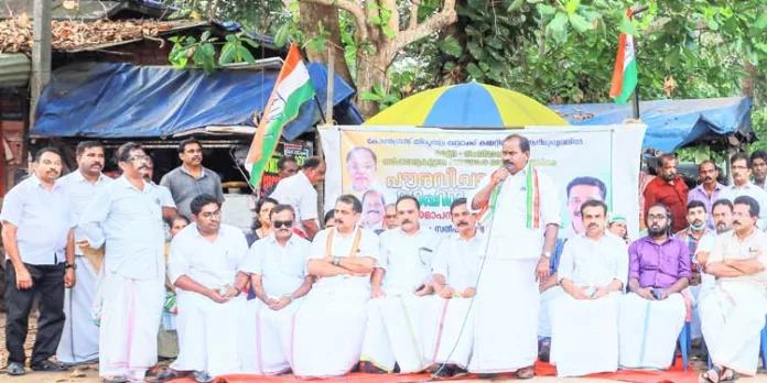 ഏറ്റവും കൂടുതല് പണം കടം വാങ്ങിയ മുഖ്യമന്ത്രി പിണറായി വിജയനാണെന്ന് ഡി.സി.സി. പ്രസിഡന്റ് പ്രൊഫ. സതീഷ് കൊച്ചുപറമ്പില്. ഏറ്റവും കൂടുതല് പണം കടം വാങ്ങിയ മുഖ്യമന്ത്രി പിണറായി വിജയനാണെന്ന് ഡി.സി.സി. പ്രസിഡന്റ് പ്രൊഫ. സതീഷ് കൊച്ചുപറമ്പില്.