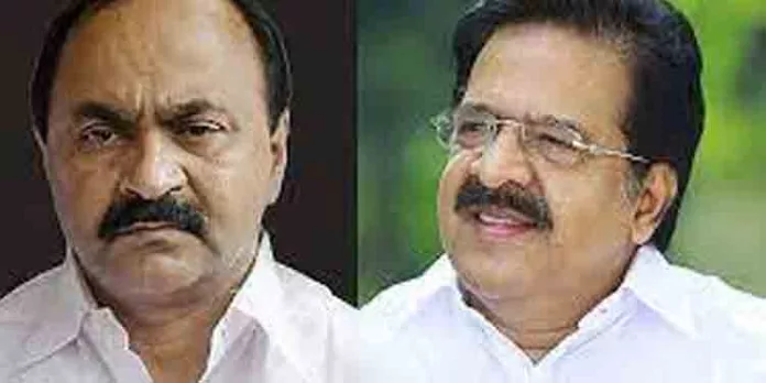 പ്ലീനറി പട്ടികയെച്ചൊല്ലി തര്ക്കം ; സംസ്ഥാന നേതൃത്വത്തിനെതിരെ എ, ഐ ഗ്രൂപ്പുകൾ പ്ലീനറി പട്ടികയെച്ചൊല്ലി തര്ക്കം ; സംസ്ഥാന നേതൃത്വത്തിനെതിരെ എ, ഐ ഗ്രൂപ്പുകൾ