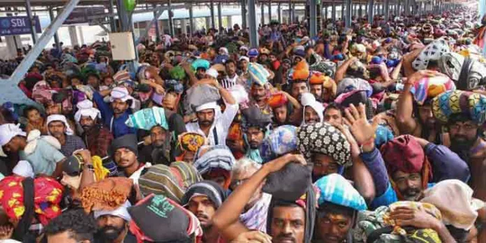 കുംഭമാസ പൂജ ; ശബരിമല ദര്ശനത്തിന് വന്തിരക്ക് കുംഭമാസ പൂജ ; ശബരിമല ദര്ശനത്തിന് വന്തിരക്ക്