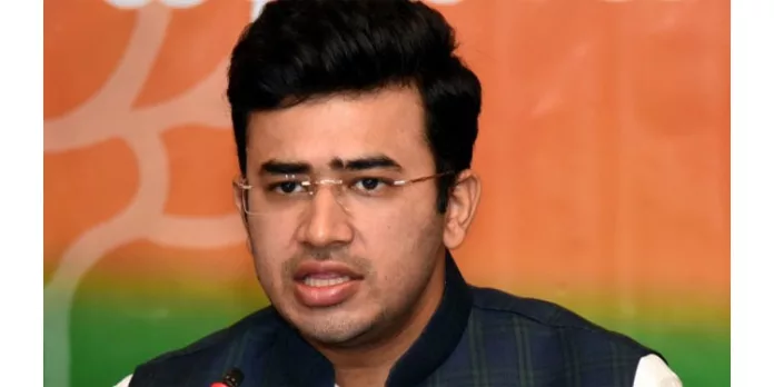 വിമാനത്തിന്റെ അടിയന്തര വാതില് ബിജെപി നേതാവ് തുറന്നത് അബദ്ധത്തില് ; പാര്ലമെന്റില് വ്യോമയാന മന്ത്രി വിമാനത്തിന്റെ അടിയന്തര വാതില് ബിജെപി നേതാവ് തുറന്നത് അബദ്ധത്തില് ; പാര്ലമെന്റില് വ്യോമയാന മന്ത്രി