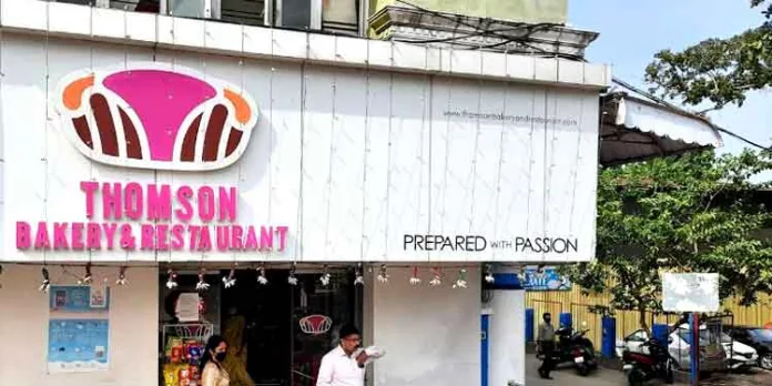 തോംസൺ ബേക്കറിയില് കനച്ച ബിസ്ക്കറ്റ് വിറ്റു ; ഒരു ലക്ഷം രൂപ നഷ്ടപരിഹാരം നൽകാന് കോടതി ഉത്തരവ് തോംസൺ ബേക്കറിയില് കനച്ച ബിസ്ക്കറ്റ് വിറ്റു ; ഒരു ലക്ഷം രൂപ നഷ്ടപരിഹാരം നൽകാന് കോടതി ഉത്തരവ്