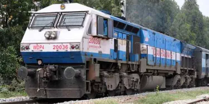 നാല് ആൺകുട്ടികളെ കാണാതായെന്ന് പരാതി ; കുട്ടികള് ട്രെയിന് കയറുന്നത് കണ്ടതായി ദൃക്സാക്ഷി പോലീസിന് മൊഴി നൽകി നാല് ആൺകുട്ടികളെ കാണാതായെന്ന് പരാതി ; കുട്ടികള് ട്രെയിന് കയറുന്നത് കണ്ടതായി ദൃക്സാക്ഷി പോലീസിന് മൊഴി നൽകി