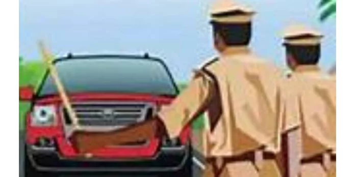 വാഹനപരിശോധനക്കിടെ ഗർഭിണിയെ പോലീസ് അപമാനിച്ചതായി പരാതി വാഹനപരിശോധനക്കിടെ ഗർഭിണിയെ പോലീസ് അപമാനിച്ചതായി പരാതി