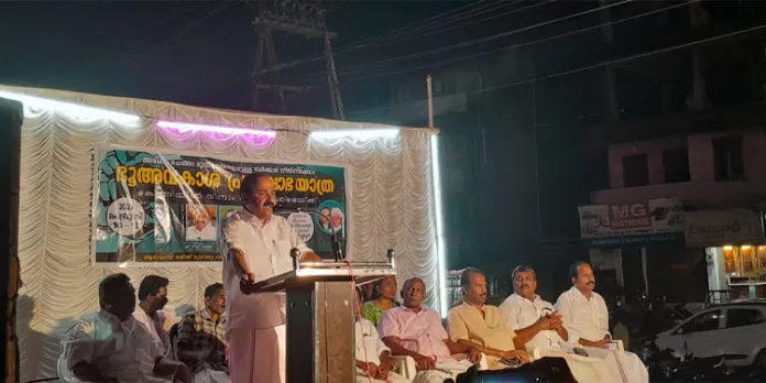 ഭൂ പരിഷ്ക്കരണ നിയമത്തിന് ശേഷവും ഭൂമി ലഭിക്കാത്തവർ ആണ് പട്ടിക ജാതി പട്ടിക വർഗ്ഗ വിഭാഗങ്ങൾ ; വി ഡി സതീശൻ ഭൂ പരിഷ്ക്കരണ നിയമത്തിന് ശേഷവും ഭൂമി ലഭിക്കാത്തവർ ആണ് പട്ടിക ജാതി പട്ടിക വർഗ്ഗ വിഭാഗങ്ങൾ ; വി ഡി സതീശൻ