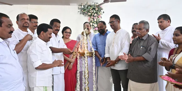 ഡിടിപിസിയുടെ പെരുന്തേനരുവി ടൂറിസം സമുച്ചയം പ്രവര്ത്തനം തുടങ്ങി ഡിടിപിസിയുടെ പെരുന്തേനരുവി ടൂറിസം സമുച്ചയം പ്രവര്ത്തനം തുടങ്ങി