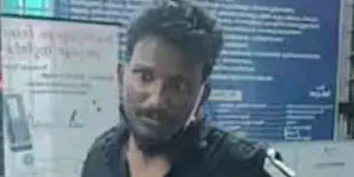 കോടതിയിൽ ഹാജരാക്കിയ ശേഷം വിയ്യൂർ ജയിലിലേക്ക് തിരിച്ചുകൊണ്ടുവന്ന റിമാൻഡ് തടവുകാരന് ശാരീരിക അസ്വസ്ഥ കോടതിയിൽ ഹാജരാക്കിയ ശേഷം വിയ്യൂർ ജയിലിലേക്ക് തിരിച്ചുകൊണ്ടുവന്ന റിമാൻഡ് തടവുകാരന് ശാരീരിക അസ്വസ്ഥ