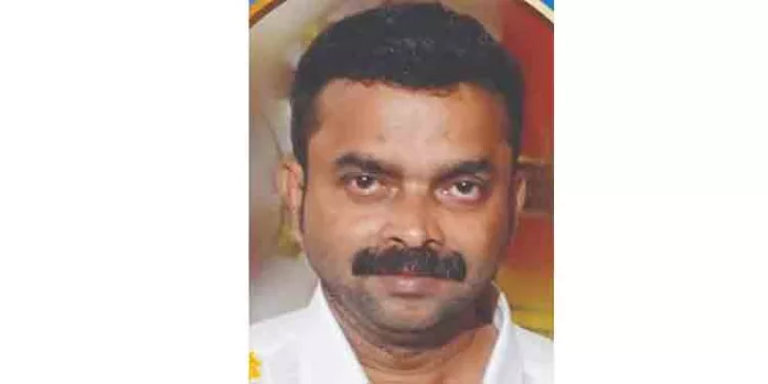 മല്സ്യ വ്യാപാരി കാറിടിച്ചു മരിച്ച സംഭവo ; നിര്ത്താതെ പോയ കാര് പോലീസ് പിടിച്ചെടുത്തു മല്സ്യ വ്യാപാരി കാറിടിച്ചു മരിച്ച സംഭവo ; നിര്ത്താതെ പോയ കാര് പോലീസ് പിടിച്ചെടുത്തു