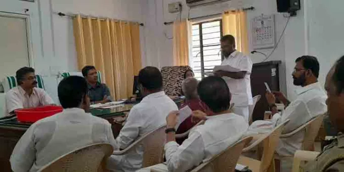 കരം അടക്കുന്ന ഭൂമിയിലെ മരം മുറിയ്ക്കാൻ വനം വകുപ്പ് അനുമതി നൽകണം : കോന്നി താലൂക്ക് വികസന സമിതി കരം അടക്കുന്ന ഭൂമിയിലെ മരം മുറിയ്ക്കാൻ വനം വകുപ്പ് അനുമതി നൽകണം : കോന്നി താലൂക്ക് വികസന സമിതി