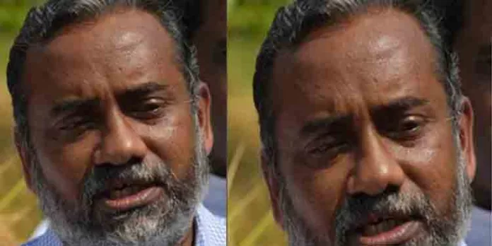 കാശ് അടച്ചിട്ടും മന്ത്രിയുടെ വീട്ടില് കണക്ഷന് വിച്ഛേദിച്ച് കെഎസ്ഇബി കാശ് അടച്ചിട്ടും മന്ത്രിയുടെ വീട്ടില് കണക്ഷന് വിച്ഛേദിച്ച് കെഎസ്ഇബി
