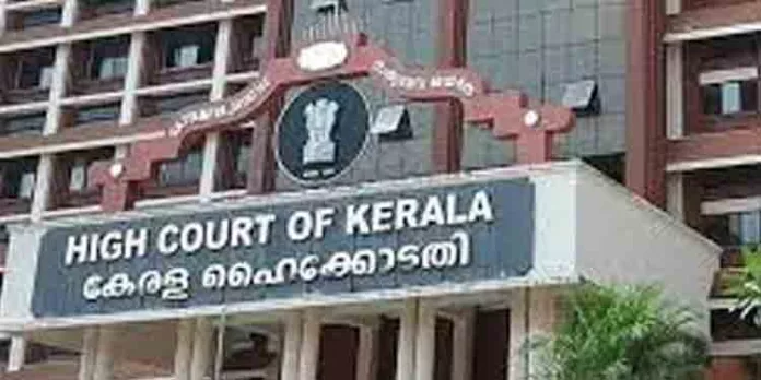 ബ്രഹ്മപുരം തീപിടുത്തം അന്വേഷിക്കാന് ഉന്നതതല സമിതി ബ്രഹ്മപുരം തീപിടുത്തം അന്വേഷിക്കാന് ഉന്നതതല സമിതി