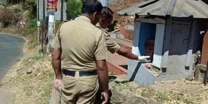 പണം കവരാനുള്ള ശ്രമത്തിനിടെ മോഷ്ടാവിന് കടന്നല് ആക്രമണം പണം കവരാനുള്ള ശ്രമത്തിനിടെ മോഷ്ടാവിന് കടന്നല് ആക്രമണം