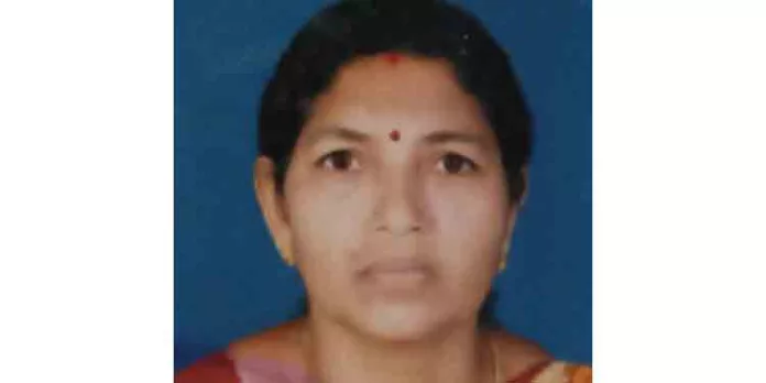 അമ്മയെ കഴുത്ത് ഞെരിച്ച് കൊലപ്പടുത്തിയ മകന് കസ്റ്റഡിയില് അമ്മയെ കഴുത്ത് ഞെരിച്ച് കൊലപ്പടുത്തിയ മകന് കസ്റ്റഡിയില്