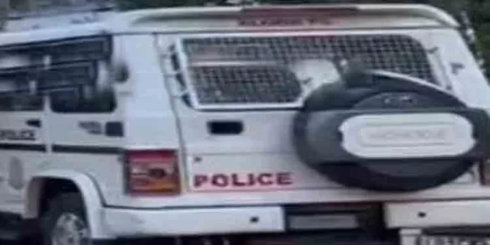 അച്ഛനെയും മകനെയും മരിച്ച നിലയിൽ കണ്ടെത്തി അച്ഛനെയും മകനെയും മരിച്ച നിലയിൽ കണ്ടെത്തി