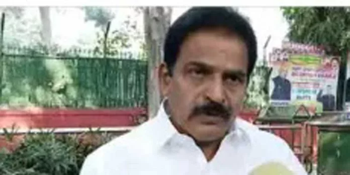 നരേന്ദ്ര മോദിയെ മാതൃകയാക്കുന്ന മുഖ്യമന്ത്രി ; ജനാധിപത്യത്തിന്റെ കറുത്തമുഖമാണെന്ന് എഐസിസി ജനറല് സെക്രട്ടറി കെ സി വേണുഗോപാൽ നരേന്ദ്ര മോദിയെ മാതൃകയാക്കുന്ന മുഖ്യമന്ത്രി ; ജനാധിപത്യത്തിന്റെ കറുത്തമുഖമാണെന്ന് എഐസിസി ജനറല് സെക്രട്ടറി കെ സി വേണുഗോപാൽ