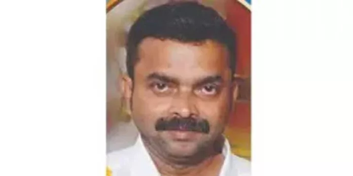 അജ്ഞാത വാഹനം ഇടിച്ച് ഇരുചക്ര വാഹനയാത്രികന് മരിച്ചു അജ്ഞാത വാഹനം ഇടിച്ച് ഇരുചക്ര വാഹനയാത്രികന് മരിച്ചു