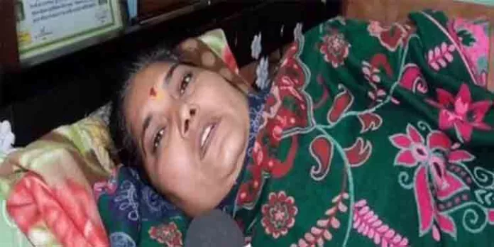 താന് വീട്ടുതടങ്കലിലെന്ന് പുല്വാമ ആക്രമണത്തില് കൊല്ലപ്പെട്ട ജവാന്റെ ഭാര്യ താന് വീട്ടുതടങ്കലിലെന്ന് പുല്വാമ ആക്രമണത്തില് കൊല്ലപ്പെട്ട ജവാന്റെ ഭാര്യ