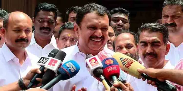 ബോധപൂർവം തന്നെ അപമാനിക്കാനാണ് നേതൃത്വം കത്ത് നൽകിയതെന്ന് കെ മുരളീധരൻ എംപി ബോധപൂർവം തന്നെ അപമാനിക്കാനാണ് നേതൃത്വം കത്ത് നൽകിയതെന്ന് കെ മുരളീധരൻ എംപി