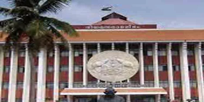 ‘സ്വര്ണവും, മാലിന്യവും കൊണ്ട് പുകയും’ ; നിയമസഭയില് ഇന്ന് അന്തരീക്ഷം പ്രതിപക്ഷം കലുഷിതമാക്കും ‘സ്വര്ണവും, മാലിന്യവും കൊണ്ട് പുകയും’ ; നിയമസഭയില് ഇന്ന് അന്തരീക്ഷം പ്രതിപക്ഷം കലുഷിതമാക്കും