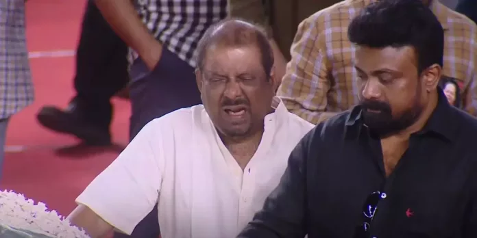 ഇന്നസെൻറിൻറെ മൃതദേഹത്തിനരികിൽ പൊട്ടിക്കരഞ്ഞ് നടൻ കുഞ്ചൻ ഇന്നസെൻറിൻറെ മൃതദേഹത്തിനരികിൽ പൊട്ടിക്കരഞ്ഞ് നടൻ കുഞ്ചൻ