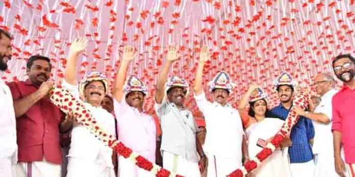 എംവി ഗോവിന്ദൻ നയിക്കുന്ന ജനകീയ പ്രതിരോധ ജാഥയ്ക്ക് കോന്നിയിൽ ഉജ്വല സ്വീകരണം എംവി ഗോവിന്ദൻ നയിക്കുന്ന ജനകീയ പ്രതിരോധ ജാഥയ്ക്ക് കോന്നിയിൽ ഉജ്വല സ്വീകരണം