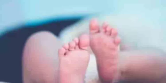 ജനസംഖ്യ കുറയുന്നു; മൂന്നാമതും കുഞ്ഞിന് ജന്മം നല്കുന്നവര്ക്ക് 50000 രൂപ ഓഫറുമായി സമുദായം ജനസംഖ്യ കുറയുന്നു; മൂന്നാമതും കുഞ്ഞിന് ജന്മം നല്കുന്നവര്ക്ക് 50000 രൂപ ഓഫറുമായി സമുദായം