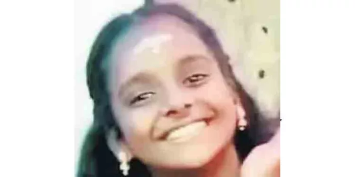 ക്ഷേത്രോത്സവത്തിനിടെ ജനറേറ്ററിൽ മുടി കുടുങ്ങി 13 വയസ്സുകാരി മരിച്ചു ക്ഷേത്രോത്സവത്തിനിടെ ജനറേറ്ററിൽ മുടി കുടുങ്ങി 13 വയസ്സുകാരി മരിച്ചു