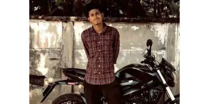നിയന്ത്രണം നഷ്ടമായ ബൈക്ക് റോഡരികിലെ മതിലില് ഇടിച്ചു കയറി യുവാവിന് ദാരുണാന്ത്യം നിയന്ത്രണം നഷ്ടമായ ബൈക്ക് റോഡരികിലെ മതിലില് ഇടിച്ചു കയറി യുവാവിന് ദാരുണാന്ത്യം