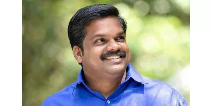മാനേജ്മെന്റ് സീറ്റിനെ പറ്റി പറയാന് എന്തുകൊണ്ടും യോഗ്യത വി.ഡി സതീശന് തന്നെയെന്ന് കെ യു ജനീഷ് കുമാര് എംഎല്എ മാനേജ്മെന്റ് സീറ്റിനെ പറ്റി പറയാന് എന്തുകൊണ്ടും യോഗ്യത വി.ഡി സതീശന് തന്നെയെന്ന് കെ യു ജനീഷ് കുമാര് എംഎല്എ