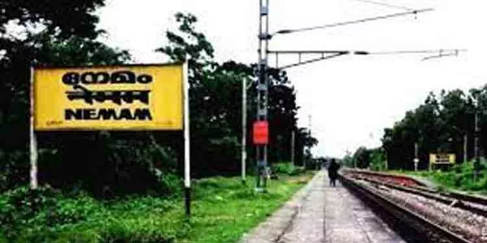 കൂടുതല് ട്രെയിനുകളെന്ന കേരളത്തിന്റെ സ്വപ്നങ്ങള്ക്ക് തിരിച്ചടി ; നേമം പദ്ധതി വെട്ടിച്ചുരുക്കി റെയില്വേ കൂടുതല് ട്രെയിനുകളെന്ന കേരളത്തിന്റെ സ്വപ്നങ്ങള്ക്ക് തിരിച്ചടി ; നേമം പദ്ധതി വെട്ടിച്ചുരുക്കി റെയില്വേ