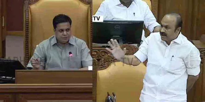 നിയമസഭയില് പ്രതിപക്ഷ ബഹളത്തെ തുടര്ന്ന് ചോദ്യോത്തരവേളയും ശൂന്യവേളയും ഒഴിവാക്കി സഭ ഇന്നത്തേക്ക് പിരിഞ്ഞു നിയമസഭയില് പ്രതിപക്ഷ ബഹളത്തെ തുടര്ന്ന് ചോദ്യോത്തരവേളയും ശൂന്യവേളയും ഒഴിവാക്കി സഭ ഇന്നത്തേക്ക് പിരിഞ്ഞു