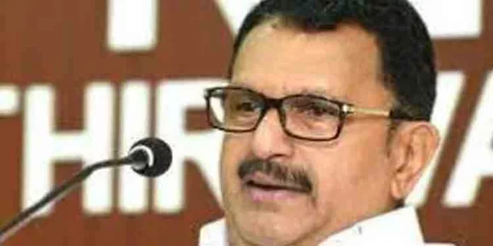 “നിങ്ങള്ക്ക് വേണ്ടെങ്കിലും കേരള ജനത ഒറ്റക്കെട്ടായി പറയുന്നു ഞങ്ങള്ക്ക് വേണം ഈ നേതാവിനെ” ; കെ മുരളീധരനെ അനുകൂലിച്ച് ഫ്ലക്സ് ബോര്ഡുകള് “നിങ്ങള്ക്ക് വേണ്ടെങ്കിലും കേരള ജനത ഒറ്റക്കെട്ടായി പറയുന്നു ഞങ്ങള്ക്ക് വേണം ഈ നേതാവിനെ” ; കെ മുരളീധരനെ അനുകൂലിച്ച് ഫ്ലക്സ് ബോര്ഡുകള്