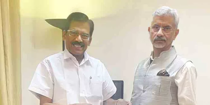 കോട്ടയം പാസ്പോര്ട്ട് സേവാ കേന്ദ്രം ഉടന് പുനഃസ്ഥാപിക്കും കോട്ടയം പാസ്പോര്ട്ട് സേവാ കേന്ദ്രം ഉടന് പുനഃസ്ഥാപിക്കും