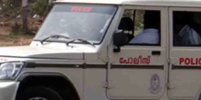 മധ്യവയസ്കയായ ഭാര്യയെ കൊലപ്പെടുത്തിയ ശേഷം ഗൃഹനാഥന് ആത്മഹത്യ ചെയ്ത സംഭവത്തില് കൂടുതല് വിവരങ്ങള് പുറത്ത് മധ്യവയസ്കയായ ഭാര്യയെ കൊലപ്പെടുത്തിയ ശേഷം ഗൃഹനാഥന് ആത്മഹത്യ ചെയ്ത സംഭവത്തില് കൂടുതല് വിവരങ്ങള് പുറത്ത്