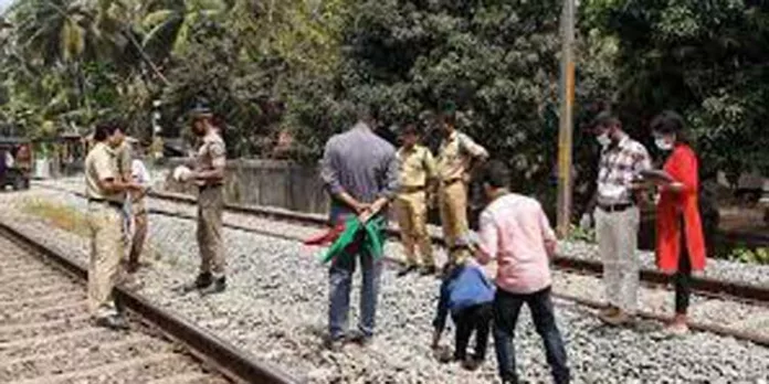 യുവാവിനെ ട്രെയിനിൽ നിന്ന് തള്ളിയിട്ട് കൊന്ന കേസിൽ മരിച്ചയാളെ തിരിച്ചറിഞ്ഞു യുവാവിനെ ട്രെയിനിൽ നിന്ന് തള്ളിയിട്ട് കൊന്ന കേസിൽ മരിച്ചയാളെ തിരിച്ചറിഞ്ഞു