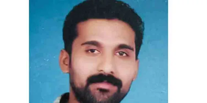 ജോലികിട്ടിയില്ല, പണവും പോയി ; സഹകരണ സംഘം പ്രസിഡന്റിന്റെ പേരെഴുതിവച്ച് യുവാവ് ജീവനൊടുക്കി ജോലികിട്ടിയില്ല, പണവും പോയി ; സഹകരണ സംഘം പ്രസിഡന്റിന്റെ പേരെഴുതിവച്ച് യുവാവ് ജീവനൊടുക്കി