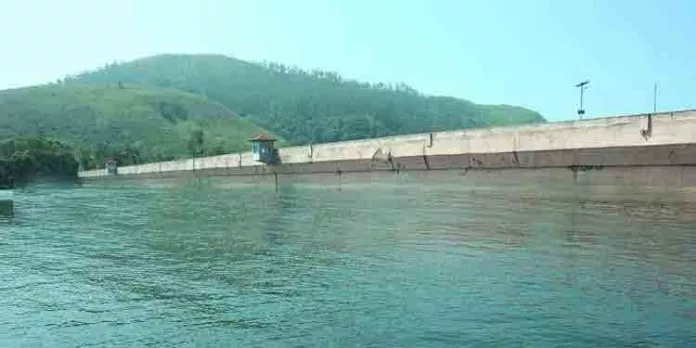 മുല്ലപ്പെരിയാര് അണക്കെട്ട് സുരക്ഷിതം ; ജലകമ്മീഷനും മേല്നോട്ടസമിതിയും റിപ്പോര്ട്ട് നല്കി മുല്ലപ്പെരിയാര് അണക്കെട്ട് സുരക്ഷിതം ; ജലകമ്മീഷനും മേല്നോട്ടസമിതിയും റിപ്പോര്ട്ട് നല്കി