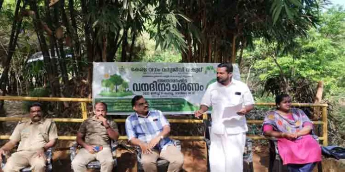 അന്താരാഷ്ട്ര വന ദിനത്തിൽ അടവി കുട്ടവഞ്ചി സവാരി കേന്ദ്രം സീറോ പ്ലാസ്റ്റിക്ക് സോണിലേക്ക് അന്താരാഷ്ട്ര വന ദിനത്തിൽ അടവി കുട്ടവഞ്ചി സവാരി കേന്ദ്രം സീറോ പ്ലാസ്റ്റിക്ക് സോണിലേക്ക്