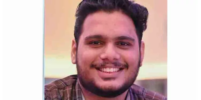 പത്തനംതിട്ട സ്വദേശി കൃഷ്ണഗിരിയില് വാഹനാപകടത്തില് മരണപ്പെട്ടു പത്തനംതിട്ട സ്വദേശി കൃഷ്ണഗിരിയില് വാഹനാപകടത്തില് മരണപ്പെട്ടു