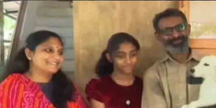 മൂന്നു പവന്റെ മാലകാണാതായി , ഒടുവിൽ കിട്ടിയതോ വളർത്തുനായയുടെ വയറ്റിൽ നിന്ന് മൂന്നു പവന്റെ മാലകാണാതായി , ഒടുവിൽ കിട്ടിയതോ വളർത്തുനായയുടെ വയറ്റിൽ നിന്ന്