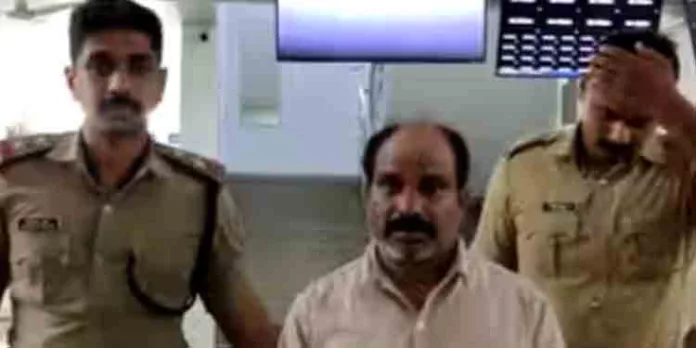 മദ്യലഹരിയിൽ ബിയർ പാർലറിലുണ്ടായ ആക്രമണത്തില് യുവാവിന് കുത്തേറ്റു മദ്യലഹരിയിൽ ബിയർ പാർലറിലുണ്ടായ ആക്രമണത്തില് യുവാവിന് കുത്തേറ്റു