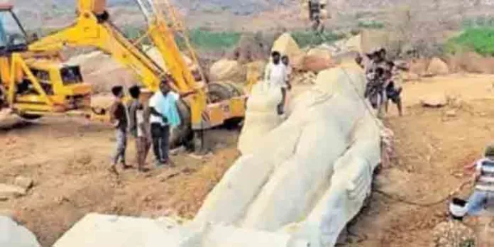 തൃശ്ശിവപേരൂരിന് തിലകക്കുറിയാകാന് ആന്ധ്രപ്രദേശില് നിന്നും ഹനുമാന് പ്രതിമ തൃശ്ശിവപേരൂരിന് തിലകക്കുറിയാകാന് ആന്ധ്രപ്രദേശില് നിന്നും ഹനുമാന് പ്രതിമ