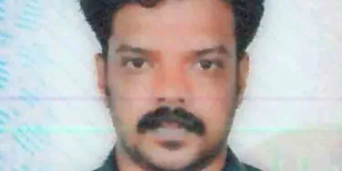 ദുബായില് ടാങ്കര് ലോറി മറിഞ്ഞ് മലയാളി യുവാവ് മരിച്ചു ദുബായില് ടാങ്കര് ലോറി മറിഞ്ഞ് മലയാളി യുവാവ് മരിച്ചു