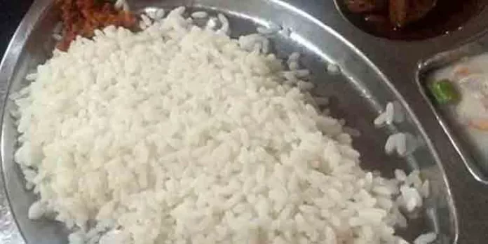 നഗരസഭയിൽ ബജറ്റ് അവതരണദിവസം ഉച്ചഭക്ഷണം കഴിച്ച നൂറിലേറെപ്പേർക്ക് ഭക്ഷ്യവിഷബാധ നഗരസഭയിൽ ബജറ്റ് അവതരണദിവസം ഉച്ചഭക്ഷണം കഴിച്ച നൂറിലേറെപ്പേർക്ക് ഭക്ഷ്യവിഷബാധ