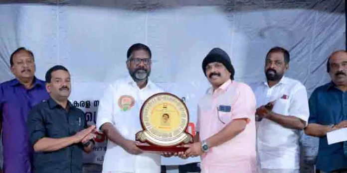 പൂര്ണ്ണകലയുടെ അനുകരണമാണ് നാടകം : ചിറ്റയം ഗോപകുമാര് പൂര്ണ്ണകലയുടെ അനുകരണമാണ് നാടകം : ചിറ്റയം ഗോപകുമാര്