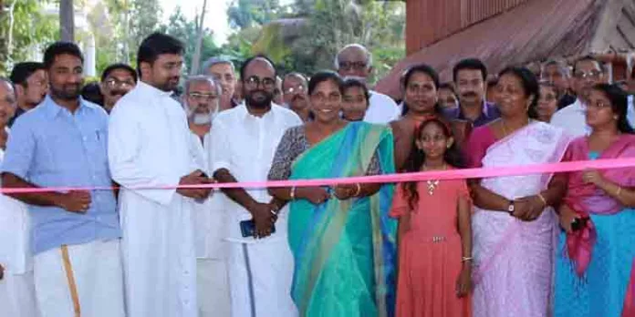 വലിയപറമ്പിൽ പടി – ചാവരുമണ്ണിൽ പടി – കത്തോലിക്കാ പള്ളിപ്പടി റോഡിന്റെ ഉത്ഘാടനം ജില്ലാ പഞ്ചായത്തംഗം ജെസ്സി അലക്സ് നിർവഹിച്ചു വലിയപറമ്പിൽ പടി – ചാവരുമണ്ണിൽ പടി – കത്തോലിക്കാ പള്ളിപ്പടി റോഡിന്റെ ഉത്ഘാടനം ജില്ലാ പഞ്ചായത്തംഗം ജെസ്സി അലക്സ് നിർവഹിച്ചു