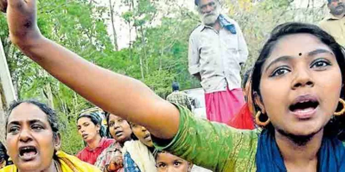 ഹര്ത്താല് അനുകൂലികള്ക്ക് പോലീസ് നോട്ടീസ് നല്കി ഹര്ത്താല് അനുകൂലികള്ക്ക് പോലീസ് നോട്ടീസ് നല്കി