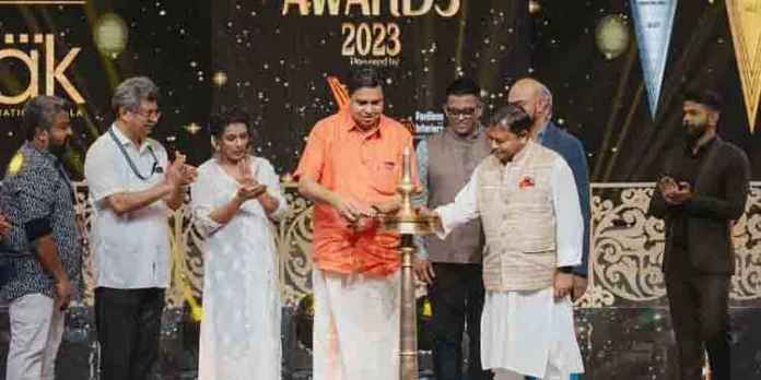 ഇവന്റ് മാനേജ്മെന്റ് അസോസിയേഷന് ഓഫ് കേരളയുടെ ‘സൈലന്റ് ഹീറോസ് 2023’ അവാര്ഡുകള് വിതരണം ചെയ്തു ഇവന്റ് മാനേജ്മെന്റ് അസോസിയേഷന് ഓഫ് കേരളയുടെ ‘സൈലന്റ് ഹീറോസ് 2023’ അവാര്ഡുകള് വിതരണം ചെയ്തു